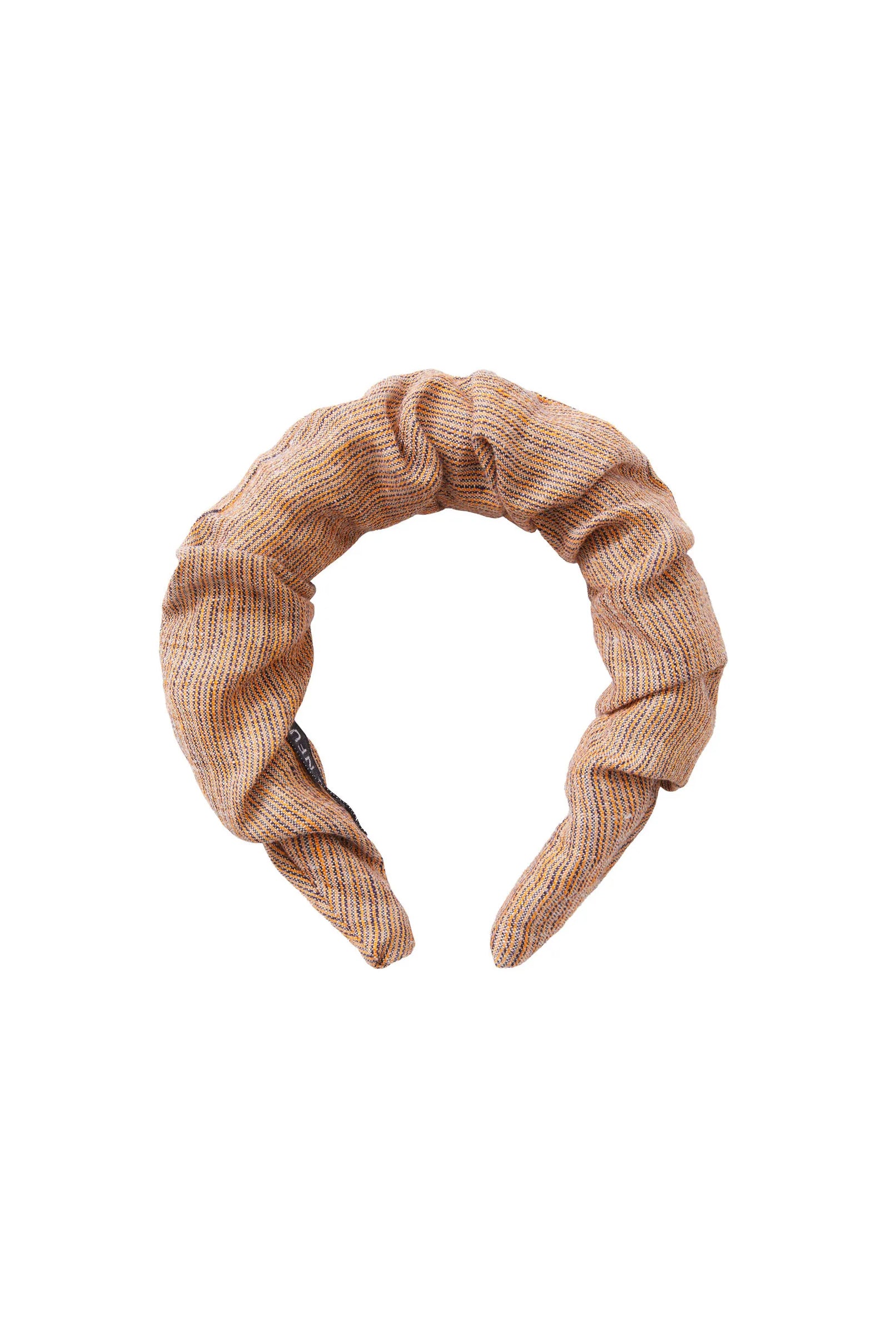 Haarreifen aus ockerfarbenem Leinen mit Streifenmuster – freigestellt vor neutralem Hintergrund, handgefertigt von Zirbenfux